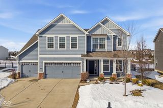 15317 Eastpark Circle W, Fishers, IN 46037