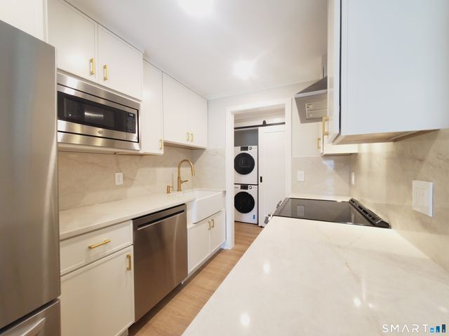 85 Riverside Avenue F7, Stamford, CT 06905