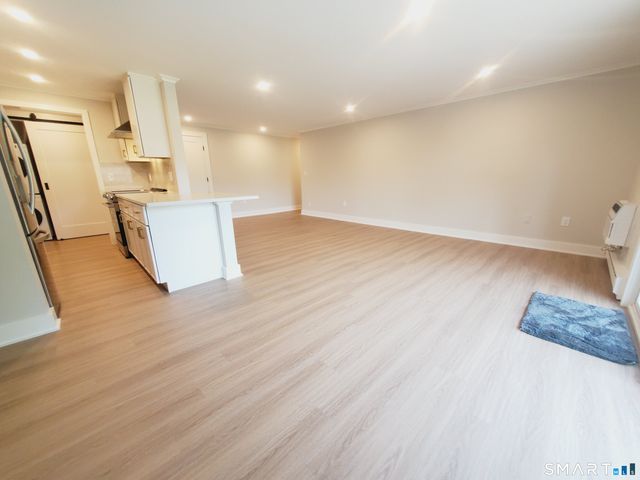 85 Riverside Avenue F7, Stamford, CT 06905