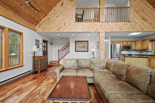 85 Lake Shore Drive W, Rock Hill, NY 12775
