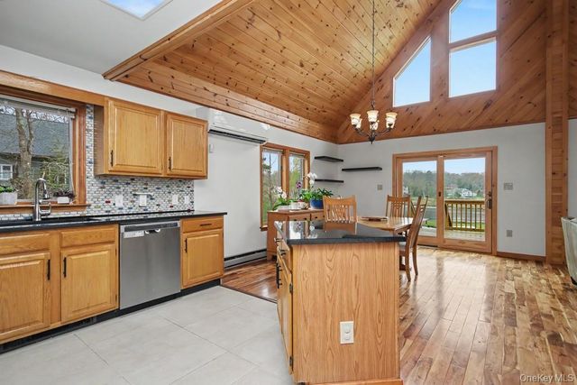 85 Lake Shore Drive W, Rock Hill, NY 12775