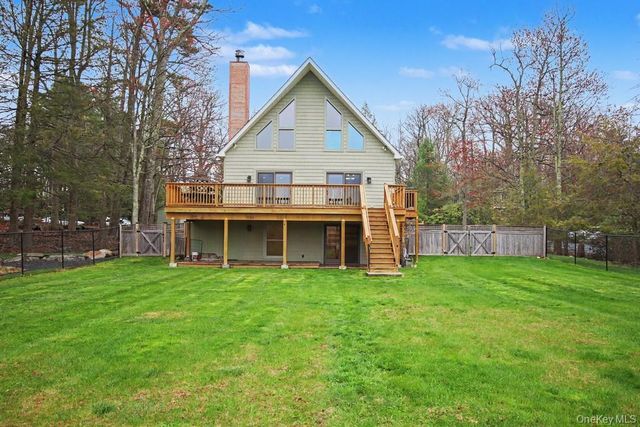 85 Lake Shore Drive W, Rock Hill, NY 12775