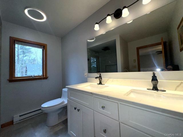 85 Lake Shore Drive W, Rock Hill, NY 12775