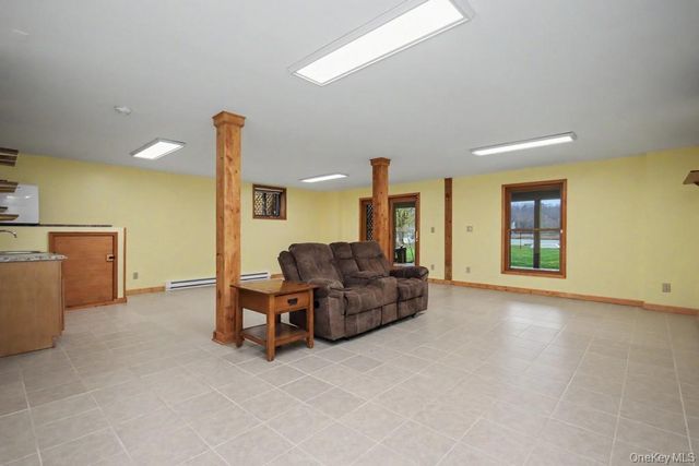 85 Lake Shore Drive W, Rock Hill, NY 12775