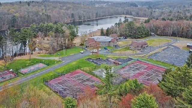 85 Lake Shore Drive W, Rock Hill, NY 12775