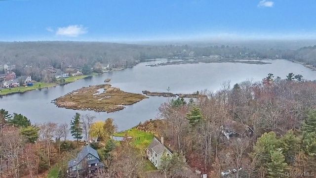 85 Lake Shore Drive W, Rock Hill, NY 12775