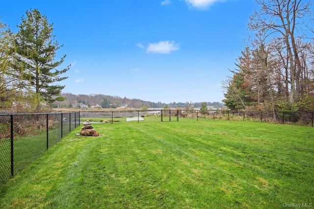 85 Lake Shore Drive W, Rock Hill, NY 12775
