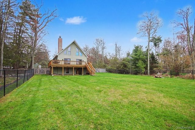 85 Lake Shore Drive W, Rock Hill, NY 12775