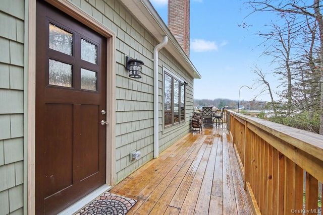 85 Lake Shore Drive W, Rock Hill, NY 12775