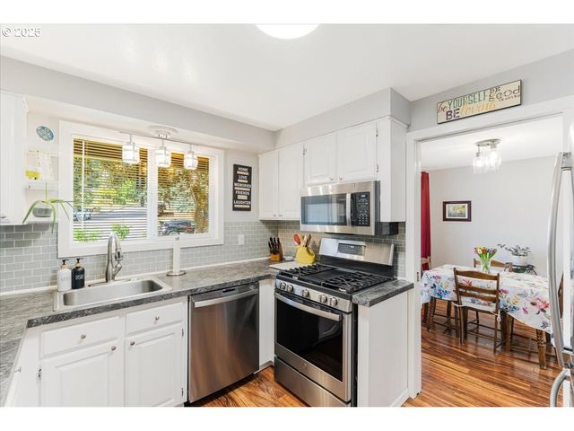 14797 Sw WILLAMETTE St, Sherwood, OR 97140