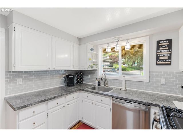 14797 Sw WILLAMETTE St, Sherwood, OR 97140