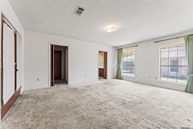 825 Bourbon Ave, Baton Rouge, LA 70808