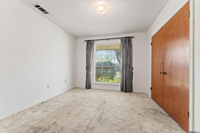 825 Bourbon Ave, Baton Rouge, LA 70808