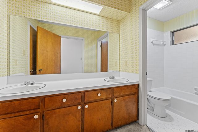 825 Bourbon Ave, Baton Rouge, LA 70808