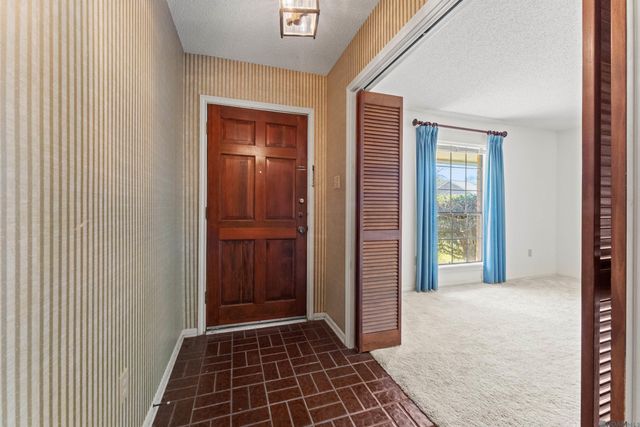 825 Bourbon Ave, Baton Rouge, LA 70808