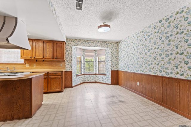 825 Bourbon Ave, Baton Rouge, LA 70808