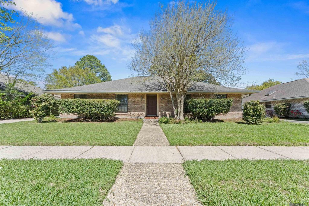 825 Bourbon Ave, Baton Rouge, LA 70808