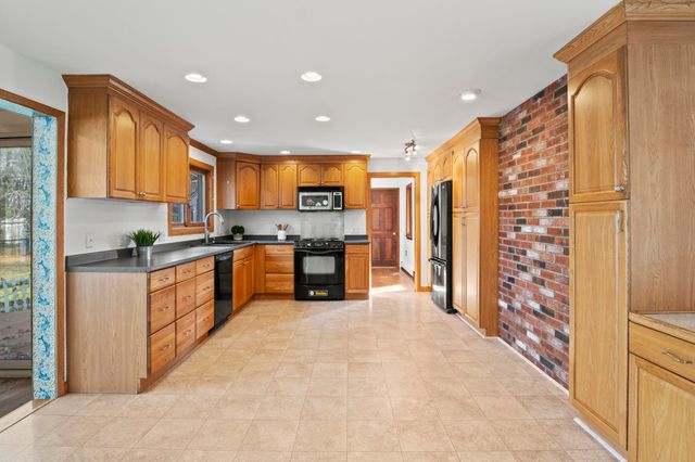 36 Downs Avenue, Greenland, NH 03840