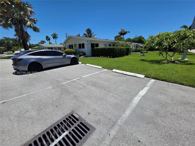 120 NE 10th Ave 3, Hallandale Beach, FL 33009