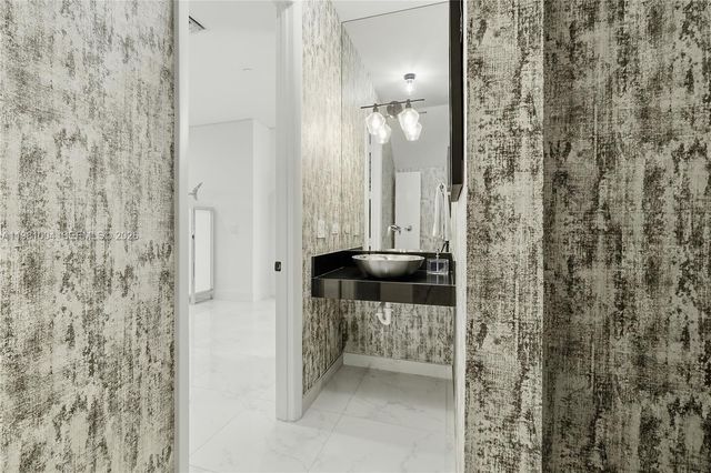 606 NE 14th Ave, Fort Lauderdale, FL 33304