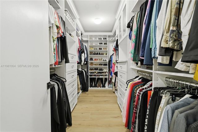 606 NE 14th Ave, Fort Lauderdale, FL 33304
