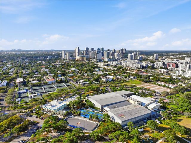 606 NE 14th Ave, Fort Lauderdale, FL 33304