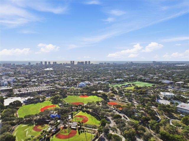 606 NE 14th Ave, Fort Lauderdale, FL 33304