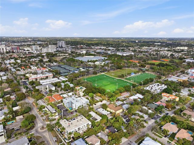 606 NE 14th Ave, Fort Lauderdale, FL 33304