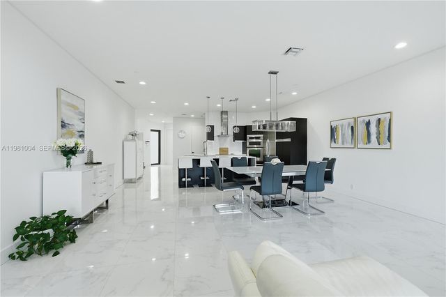 606 NE 14th Ave, Fort Lauderdale, FL 33304