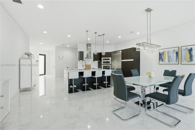 606 NE 14th Ave, Fort Lauderdale, FL 33304