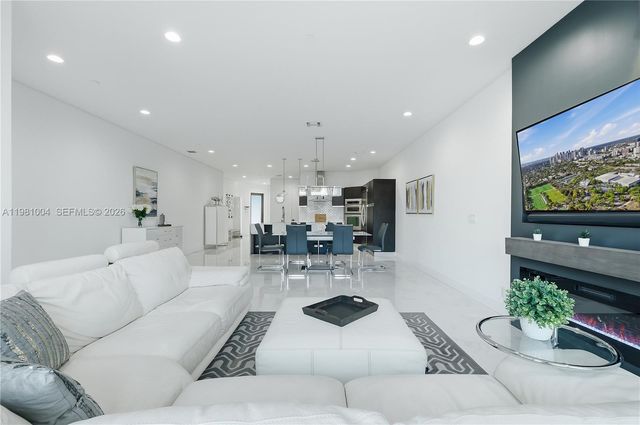 606 NE 14th Ave, Fort Lauderdale, FL 33304