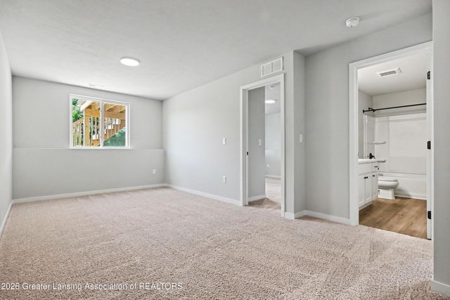792 Saint Andrews Drive, Eaton Rapids, MI 48827