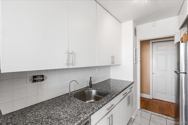 17-85 215th Street 12S, Bayside, NY 11360