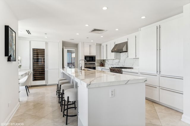 11 E Walton Street 4202, Chicago, IL 60611