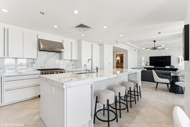 11 E Walton Street 4202, Chicago, IL 60611