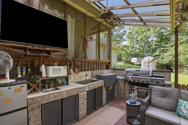 2314 Peeler Bend Rd, Benton, AR 72019