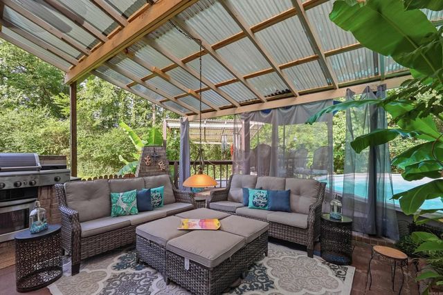 2314 Peeler Bend Rd, Benton, AR 72019