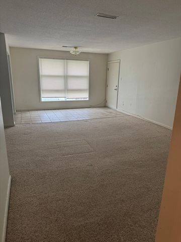 26 Beacon Street 17E, Burlington, MA 01803