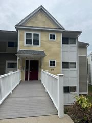 26 Beacon Street 17E, Burlington, MA 01803