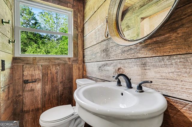 450 Big Springs Road SE, Calhoun, GA 30701