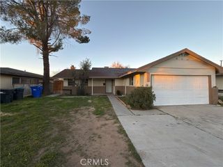 1421 W Avenue H14, Lancaster, CA 93534
