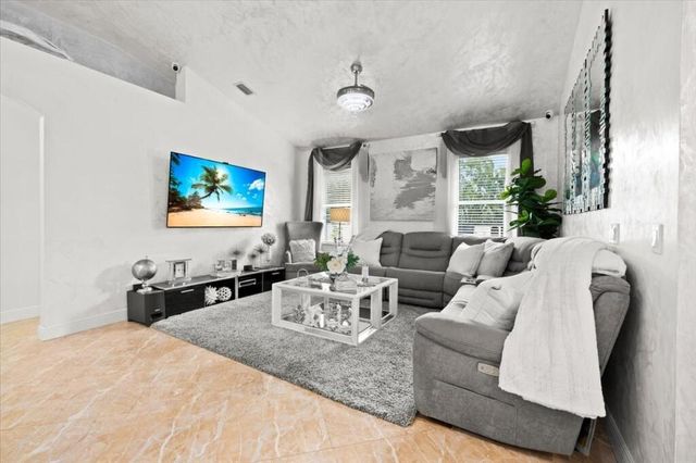 17433 Hamlin Boulevard, Loxahatchee, FL 33470