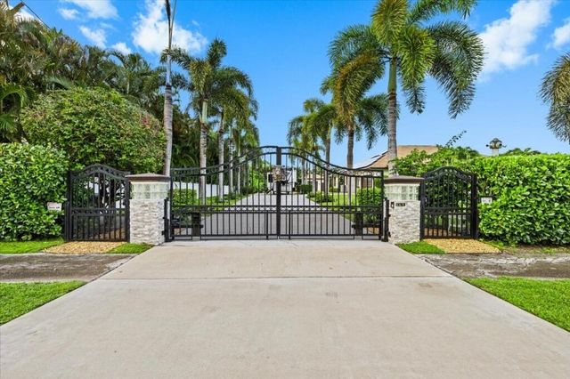17433 Hamlin Boulevard, Loxahatchee, FL 33470