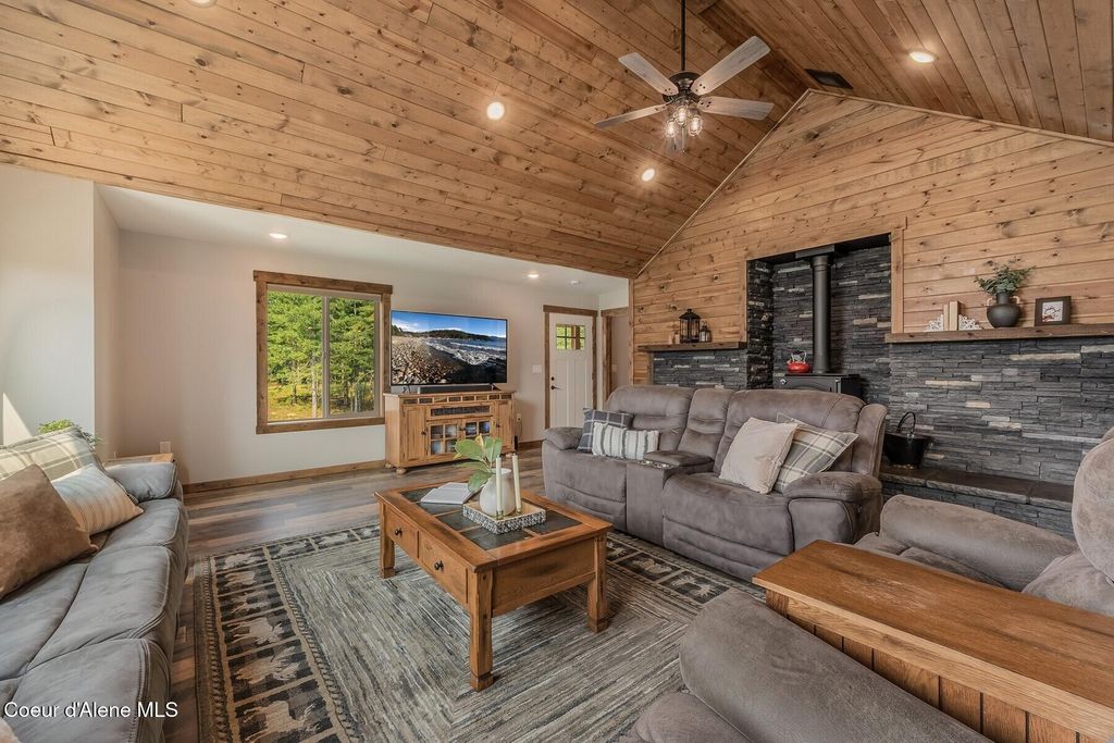 521 Magpie Lane, Sandpoint, ID 83864 photo 5