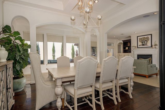 10 Moatwood Court, The Woodlands, TX 77382
