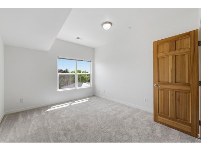 5220 Boardwalk Dr I-34, Fort Collins, CO 80525