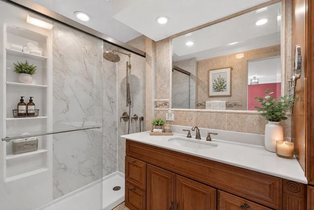 12 EAST 3RD ST, Bayonne, NJ 07002