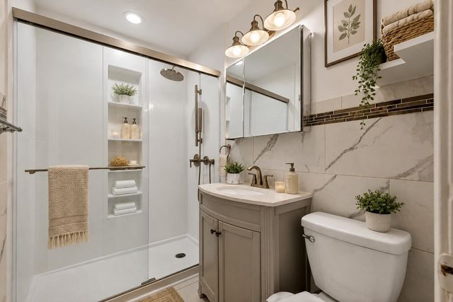 12 EAST 3RD ST, Bayonne, NJ 07002