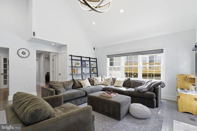 207 UPSHIRE CIR, Gaithersburg, MD 20878