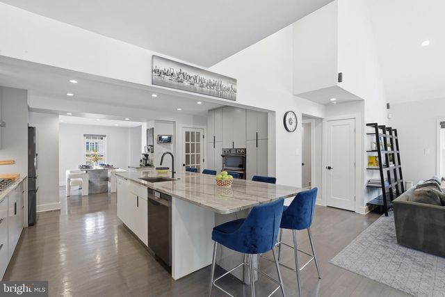 207 UPSHIRE CIR, Gaithersburg, MD 20878